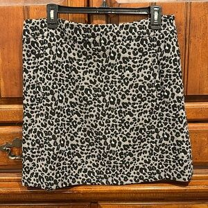 Loft Outlet Grey and Black Leopard Mini Skirt Size 12p 12 Petite